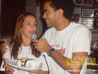 Magenta Burger Beneficente Magenta Burger Beneficente