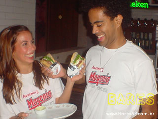 Magenta Burger Beneficente Magenta Burger Beneficente