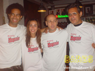 Magenta Burger Beneficente Magenta Burger Beneficente