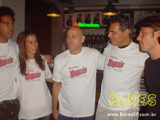 Magenta Burger Beneficente Magenta Burger Beneficente