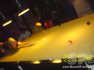 Sabrina Sato, Merchan Neves e Bola no Magenta Sabrina Sato, Merchan Neves e Bola no Magenta