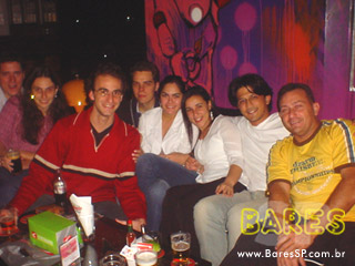 Sabrina Sato, Merchan Neves e Bola no Magenta Sabrina Sato, Merchan Neves e Bola no Magenta