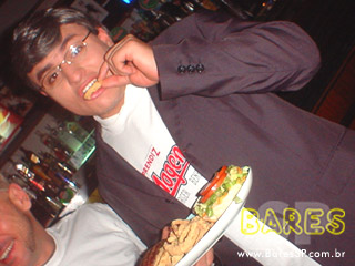 Sabrina Sato, Merchan Neves e Bola no Magenta Sabrina Sato, Merchan Neves e Bola no Magenta