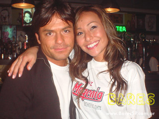 Sabrina Sato, Merchan Neves e Bola no Magenta Sabrina Sato, Merchan Neves e Bola no Magenta