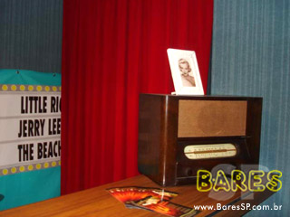 De volta aos 50´s no Clock Rock Bar De volta aos 50´s no Clock Rock Bar