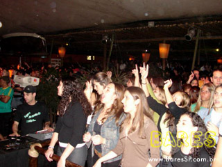 Inimigos da HP aquecem a noite no Santa Aldeia Inimigos da HP aquecem a noite no Santa Aldeia