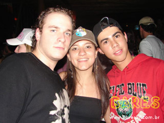 Inimigos da HP aquecem a noite no Santa Aldeia Inimigos da HP aquecem a noite no Santa Aldeia