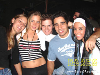 Inimigos da HP aquecem a noite no Santa Aldeia Inimigos da HP aquecem a noite no Santa Aldeia