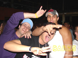 Inimigos da HP aquecem a noite no Santa Aldeia Inimigos da HP aquecem a noite no Santa Aldeia