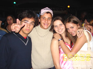 Inimigos da HP aquecem a noite no Santa Aldeia Inimigos da HP aquecem a noite no Santa Aldeia