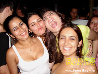 Inimigos da HP aquecem a noite no Santa Aldeia Inimigos da HP aquecem a noite no Santa Aldeia