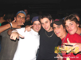 Inimigos da HP aquecem a noite no Santa Aldeia Inimigos da HP aquecem a noite no Santa Aldeia