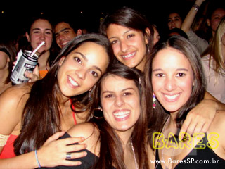 Inimigos da HP aquecem a noite no Santa Aldeia Inimigos da HP aquecem a noite no Santa Aldeia