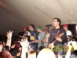 Inimigos da HP aquecem a noite no Santa Aldeia Inimigos da HP aquecem a noite no Santa Aldeia