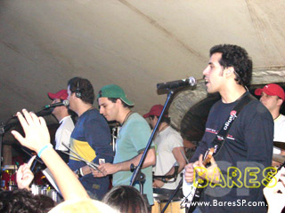 Inimigos da HP aquecem a noite no Santa Aldeia Inimigos da HP aquecem a noite no Santa Aldeia