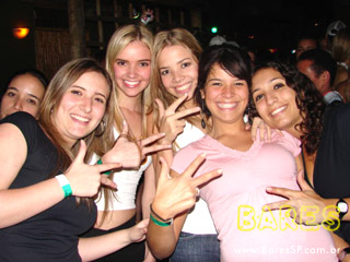 Inimigos da HP aquecem a noite no Santa Aldeia Inimigos da HP aquecem a noite no Santa Aldeia