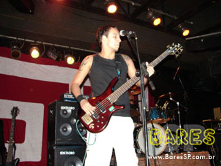 O Surto toca no Blen Blen Brasil O Surto toca no Blen Blen Brasil