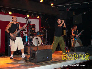 O Surto toca no Blen Blen Brasil O Surto toca no Blen Blen Brasil