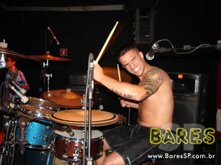 O Surto toca no Blen Blen Brasil O Surto toca no Blen Blen Brasil