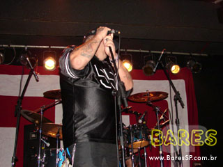 O Surto toca no Blen Blen Brasil O Surto toca no Blen Blen Brasil