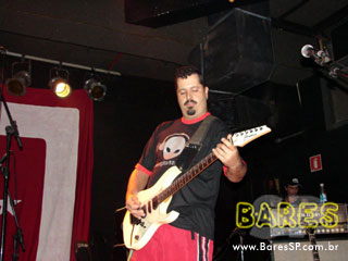 O Surto toca no Blen Blen Brasil O Surto toca no Blen Blen Brasil