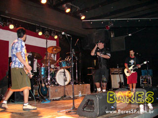 O Surto toca no Blen Blen Brasil O Surto toca no Blen Blen Brasil