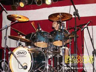 O Surto toca no Blen Blen Brasil O Surto toca no Blen Blen Brasil