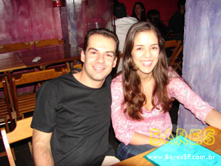 Pop rock e clássicos marcaram noite do Aloha Bar Pop rock e clássicos marcaram noite do Aloha Bar