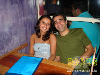 Pop rock e clássicos marcaram noite do Aloha Bar Pop rock e clássicos marcaram noite do Aloha Bar