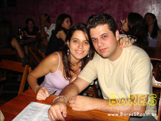 Pop rock e clássicos marcaram noite do Aloha Bar Pop rock e clássicos marcaram noite do Aloha Bar