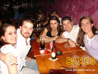 Pop rock e clássicos marcaram noite do Aloha Bar Pop rock e clássicos marcaram noite do Aloha Bar