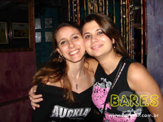 Pop rock e clássicos marcaram noite do Aloha Bar Pop rock e clássicos marcaram noite do Aloha Bar