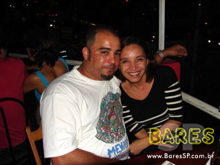 Pop rock e clássicos marcaram noite do Aloha Bar Pop rock e clássicos marcaram noite do Aloha Bar