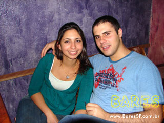 Pop rock e clássicos marcaram noite do Aloha Bar Pop rock e clássicos marcaram noite do Aloha Bar