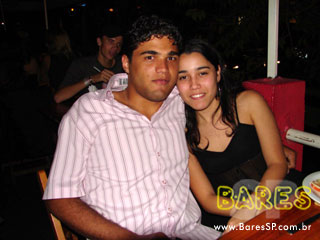 Pop rock e clássicos marcaram noite do Aloha Bar Pop rock e clássicos marcaram noite do Aloha Bar