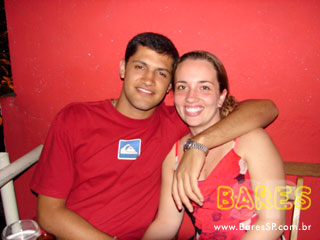 Pop rock e clássicos marcaram noite do Aloha Bar Pop rock e clássicos marcaram noite do Aloha Bar