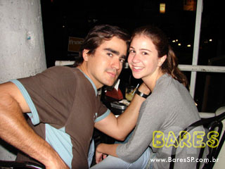 Pop rock e clássicos marcaram noite do Aloha Bar Pop rock e clássicos marcaram noite do Aloha Bar