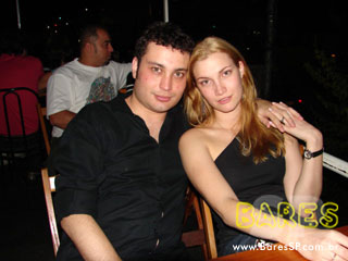 Pop rock e clássicos marcaram noite do Aloha Bar Pop rock e clássicos marcaram noite do Aloha Bar