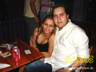 Pop rock e clássicos marcaram noite do Aloha Bar Pop rock e clássicos marcaram noite do Aloha Bar