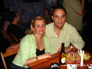 Pop rock e clássicos marcaram noite do Aloha Bar Pop rock e clássicos marcaram noite do Aloha Bar