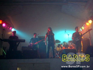 Fernanda Simionato no Bar Vitrine Fernanda Simionato no Bar Vitrine