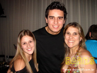 Raíssa Machado no Bar e Restaurante Vitrine Raíssa Machado no Bar e Restaurante Vitrine