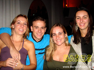 Raíssa Machado no Bar e Restaurante Vitrine Raíssa Machado no Bar e Restaurante Vitrine
