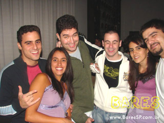 Raíssa Machado no Bar e Restaurante Vitrine Raíssa Machado no Bar e Restaurante Vitrine