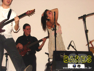 Raíssa Machado no Bar e Restaurante Vitrine Raíssa Machado no Bar e Restaurante Vitrine