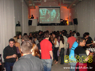 Raíssa Machado no Bar e Restaurante Vitrine Raíssa Machado no Bar e Restaurante Vitrine