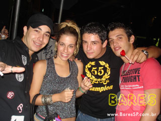 DJ Leandro Teles no Bar Vitrine DJ Leandro Teles no Bar Vitrine