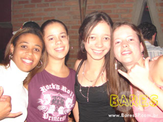 Sábado animado no Santa Faria Lounge Sábado animado no Santa Faria Lounge