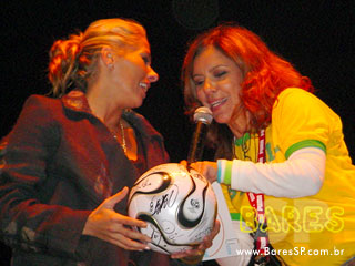 Lançamento da Vila da Copa Phillips com Zeca Pagodinho Lançamento da Vila da Copa Phillips com Zeca Pagodinho