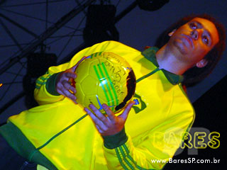 Lançamento da Vila da Copa Phillips com Zeca Pagodinho Lançamento da Vila da Copa Phillips com Zeca Pagodinho